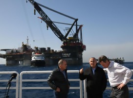 Llegó al Mediterráneo la base de la plataforma de gas israelí Leviatan