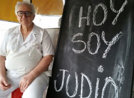 El pizarrón solidario de don José Matosas.