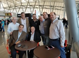 La despedida a Mauricio Oberlander en el aeropuerto