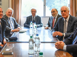 Encuentro del Presidente Tabaré Vazquez con representantes del CJL