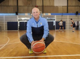 Edgardo Kogan, DT de Uruguay en basquetbol,  persiguiendo sueños