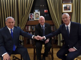 Netanyahu, Rivlin y Gantz en Beit HaNasí (Foto Haim Zach, GPO)