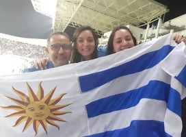 Juan Lucas, Ornella y Samantha Pezzino en el estadio