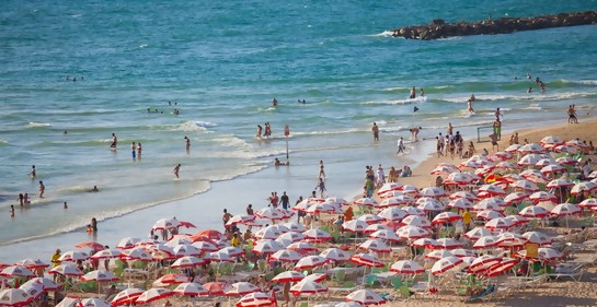 Disfrutemos las playas israelíes ahora, por si las cierren