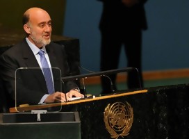 Embajador de Israel Ron Prosor en el podio de oradores de la Asamblea General