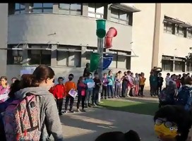 No te pierdas este momento emotivo del regreso a clases en Israel