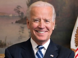 https://commons.wikimedia.org/wiki/File:Joe_Biden_official_portrait_2013_cropped.jpg#/media/Archivo:Joe_Biden_official_portrait_2013_cropped.jpg