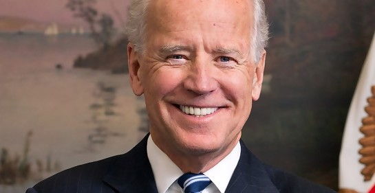 https://commons.wikimedia.org/wiki/File:Joe_Biden_official_portrait_2013_cropped.jpg#/media/Archivo:Joe_Biden_official_portrait_2013_cropped.jpg