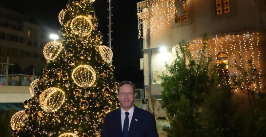   El Presidente de Israel encendió el árbol de Navidad con los cristianos de Yafo-Tel Aviv