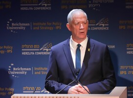 Gantz: Israel puede destruir la capacidad militar de Hezbolá en unos días
